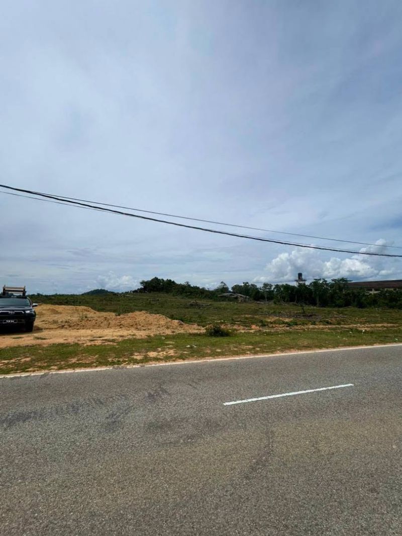 Tanah Kosong 10 Ekar Berhadapan Sekolah Tun Indera, Kuala Berang