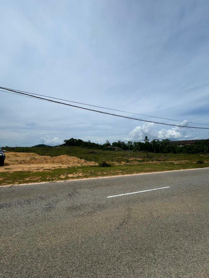 Tanah Kosong 10 Ekar Berhadapan Sekolah Tun Indera, Kuala Berang