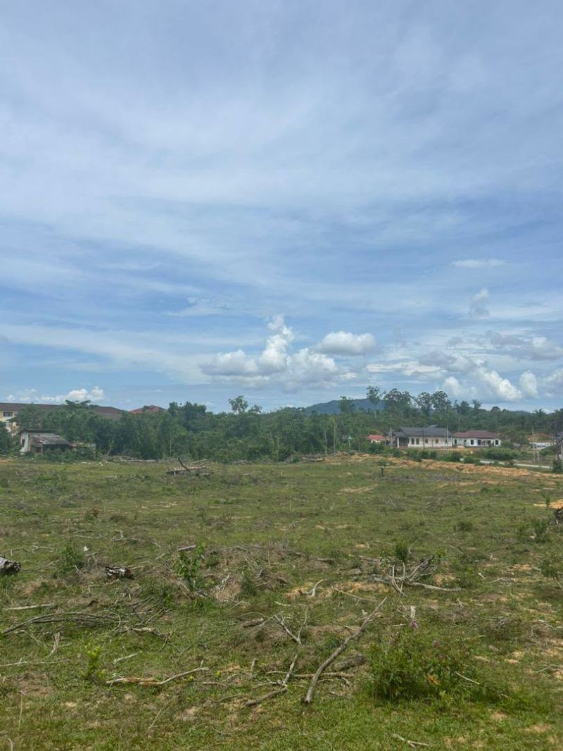 Tanah Kosong 10 Ekar Berhadapan Sekolah Tun Indera, Kuala Berang