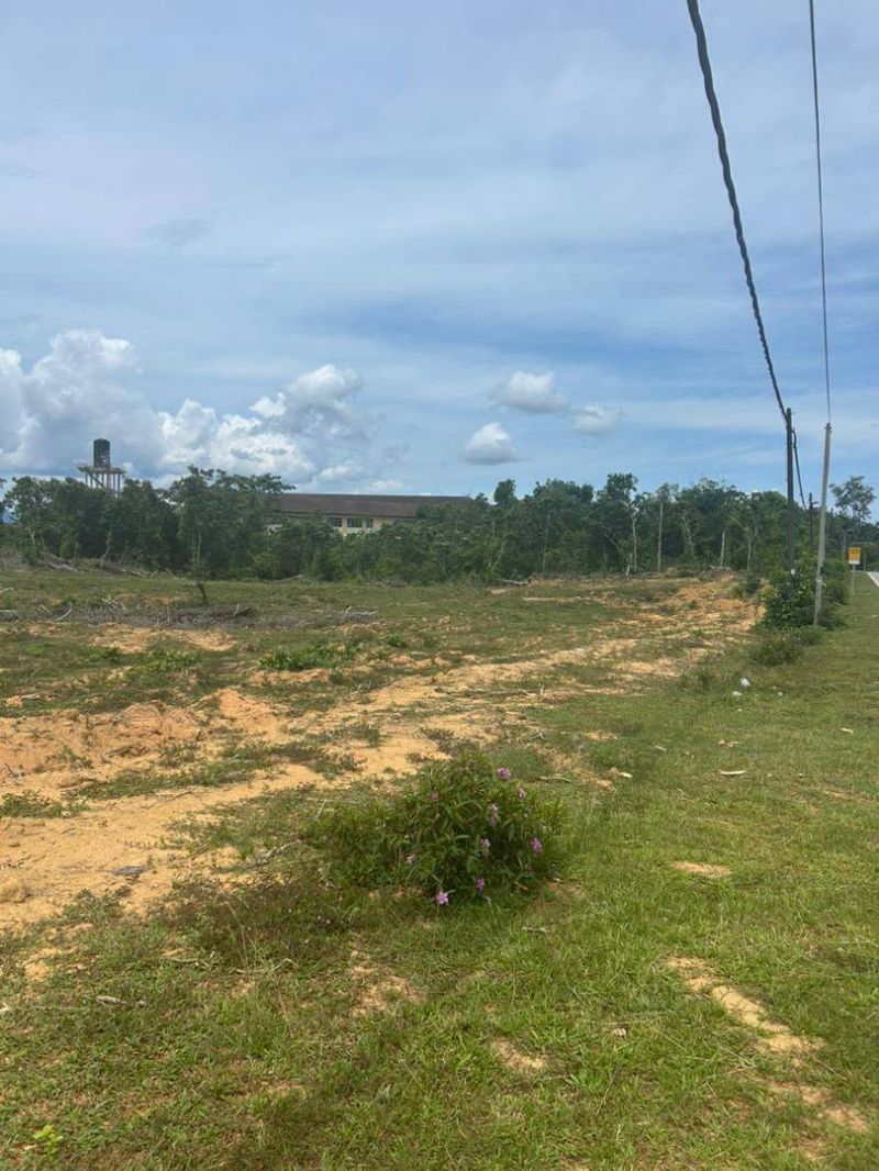 Tanah Kosong 10 Ekar Berhadapan Sekolah Tun Indera, Kuala Berang