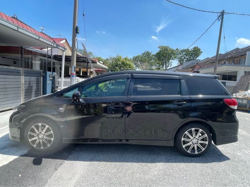 2015 TOYOTA WISH 1.8 Auto
