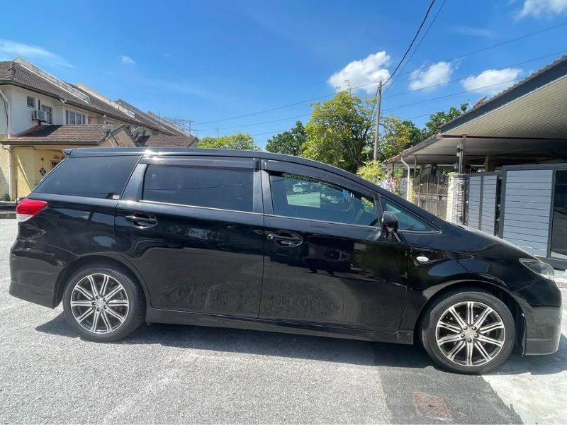 2015 TOYOTA WISH 1.8 Auto