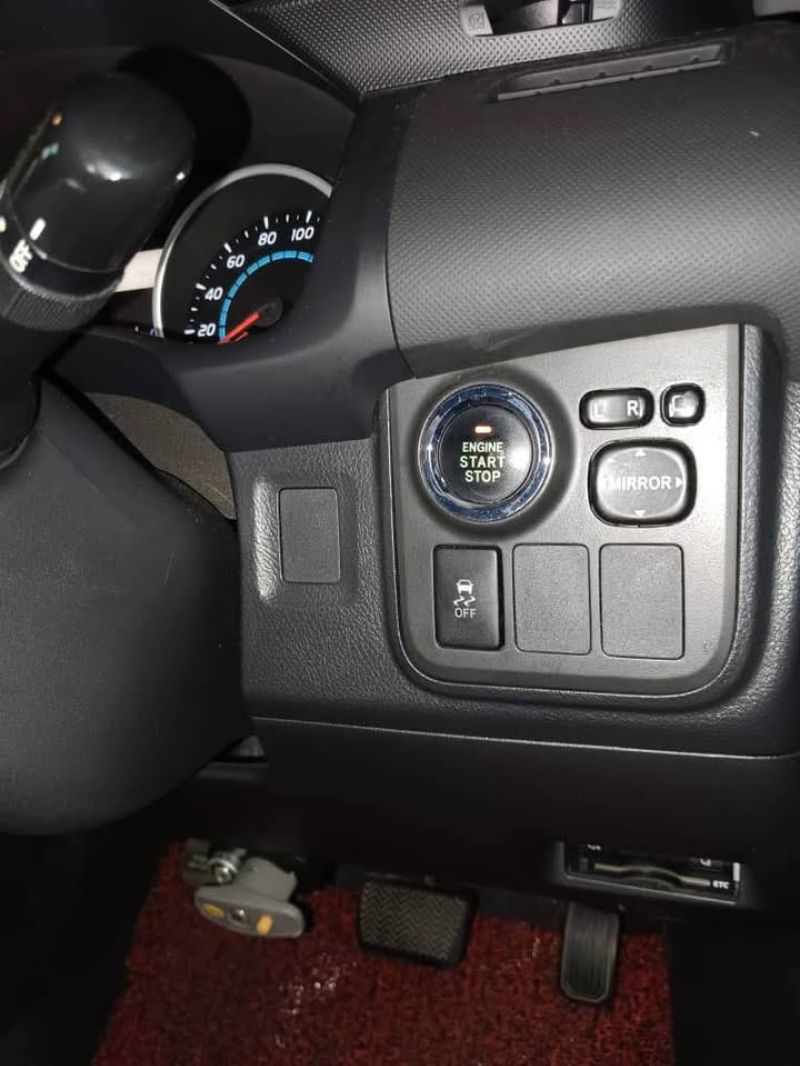 2015 TOYOTA WISH 1.8 Auto