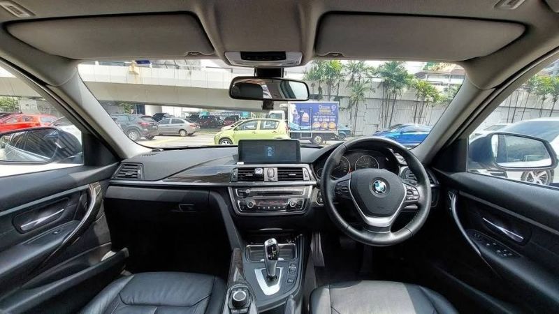 2014 BMW 320i M-SPORTS (CKD) 2.0 (A)