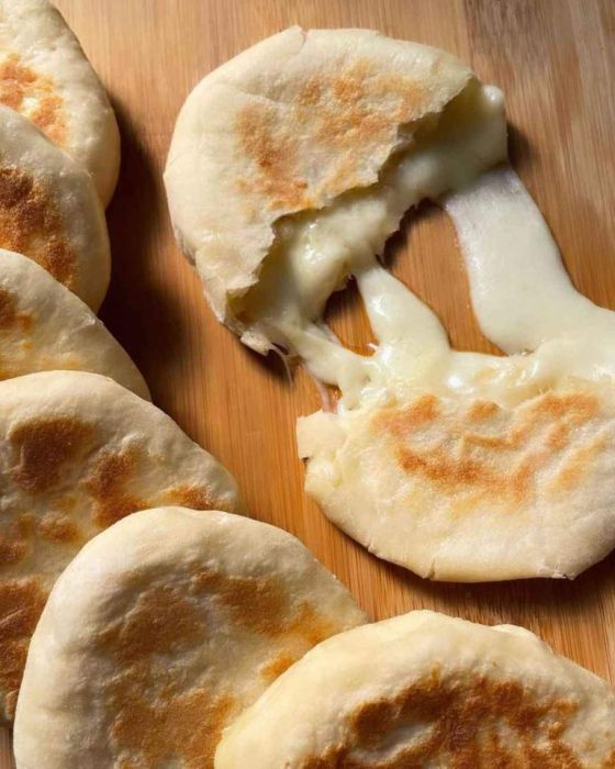 Roti naan cheese