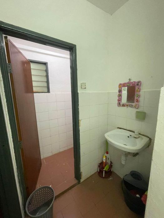 LEVEL 1 FLAT DI TAMAN PLENTONG UTAMA