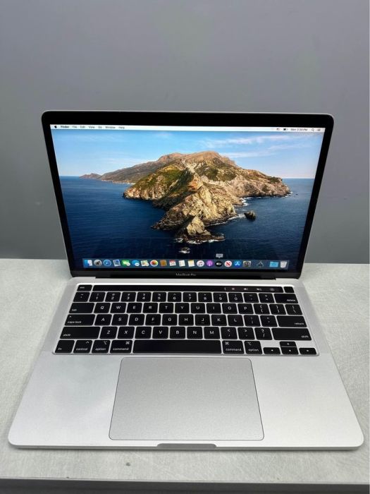 MacBook Pro 2020 13inch with touchbar