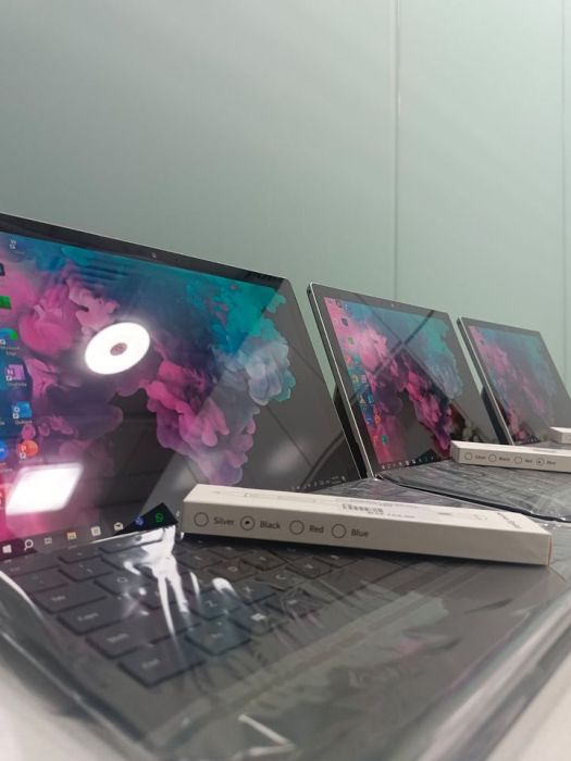 INTEL CORE I7-7TH 8/256GB SURFACE PRO 5