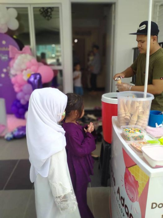Tempahan katering aiskrim kon