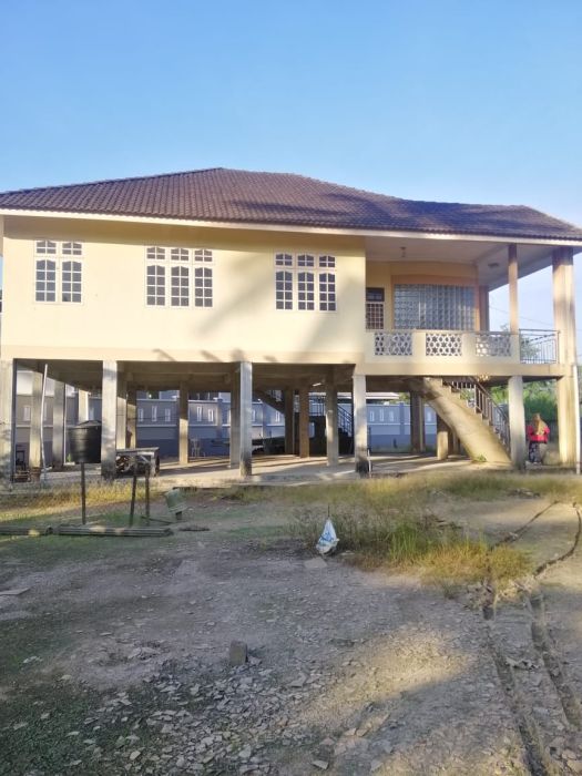 Rumah Banglo Tinggi Tepi Jalan Utama Di Palekbang, Tumpat Kelantan