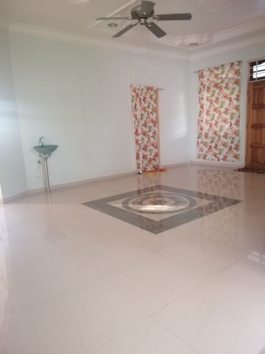 Rumah Banglo Tinggi Tepi Jalan Utama Di Palekbang, Tumpat Kelantan
