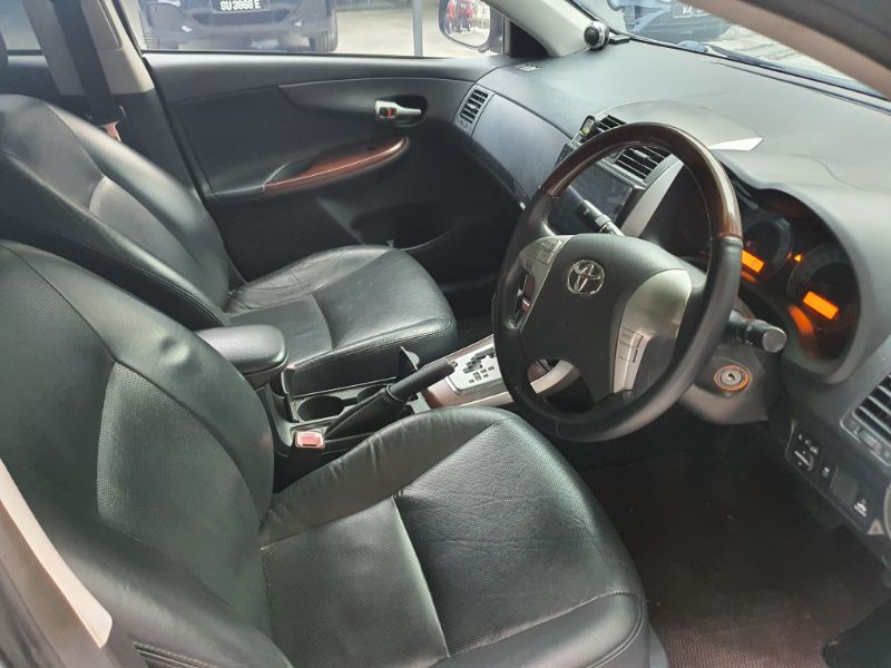 Toyota Corolla Altis 1.8 G Auto 2012 - Facelift model