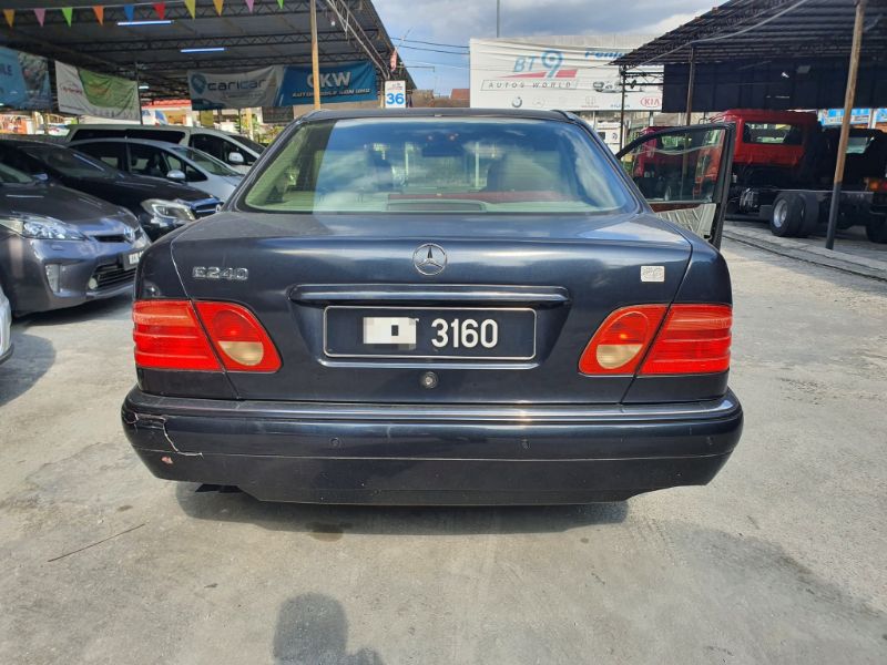 Mercedes-Benz E240 2.4cc Auto W210