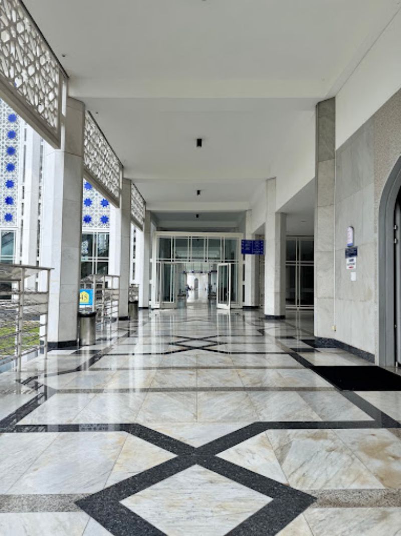 Masjid Sultan Salahuddin Abdul Aziz Shah