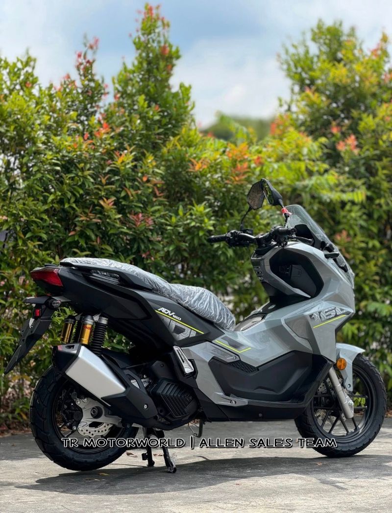 Honda ADV160 V2 Scooter