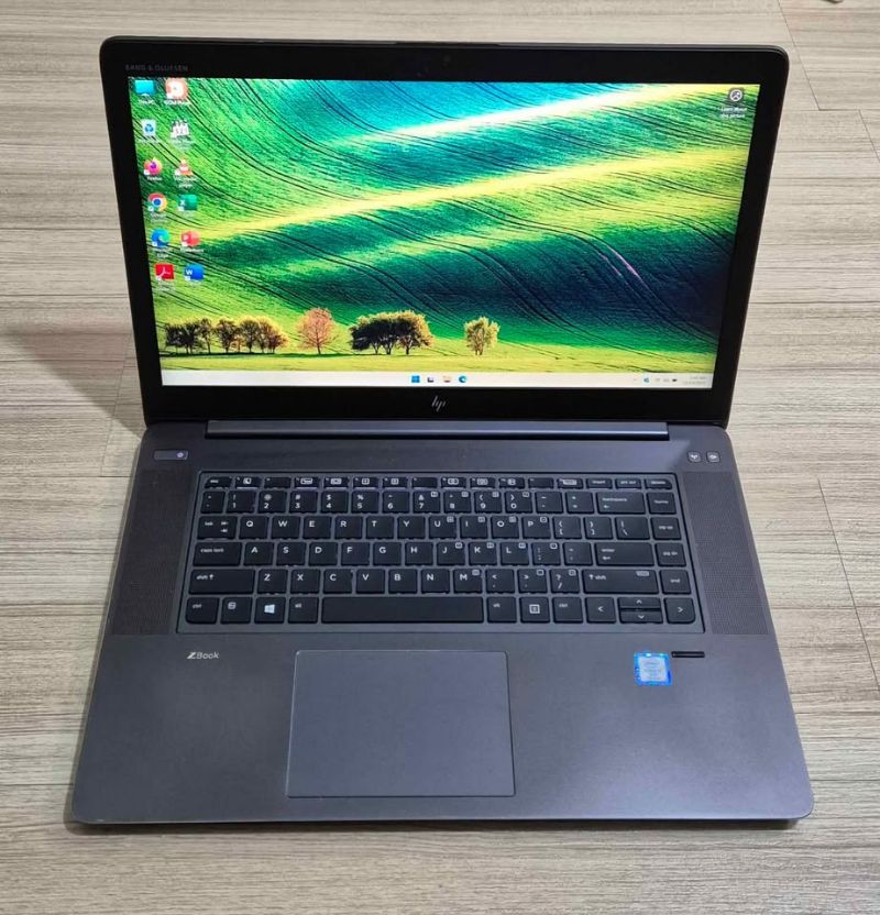 HP ZBook 4K Display 16GB RAM 256GB SSD Backlit Keyboard